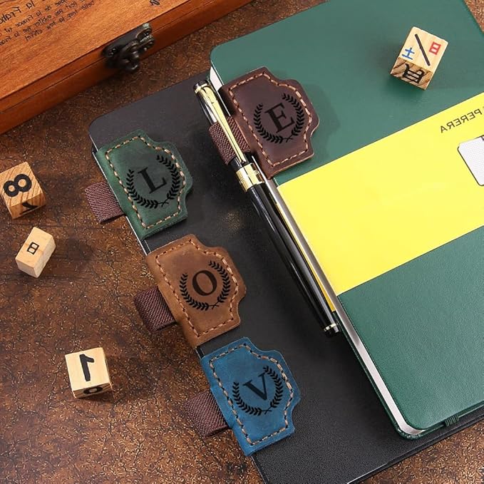 Custom Bookmark with Pen Holder with 26 Letters Personalized Magnetic Leather Book Mark, Customized Name Book Marker Clip with Initial for Men Women, Gifts for Book Lovers, Readers, (Brown, Q)